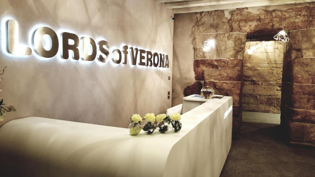 Lords Of Verona Luxury Apartments Exteriör bild